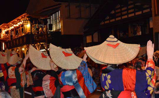 西馬内の盆踊り 藍染のれん - のれん